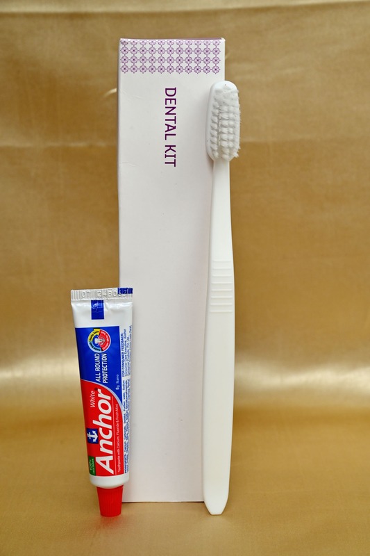 DENTAL KIT WITH ANCHOR PASTE AND BRUSH IN BOX DENTAL KIT WITH ANCHOR PASTE AND BRUSH IN BOX
